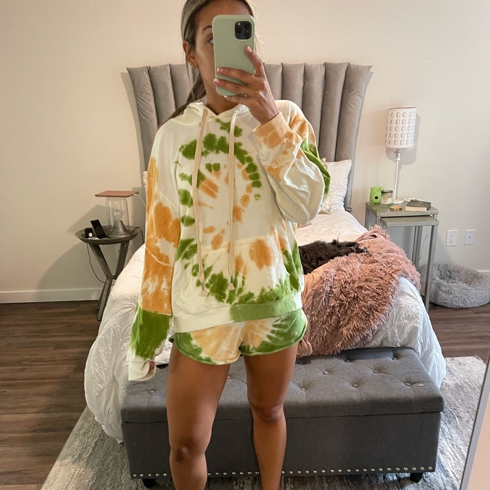 POL Cozy Green and Orange Tie Dye Set